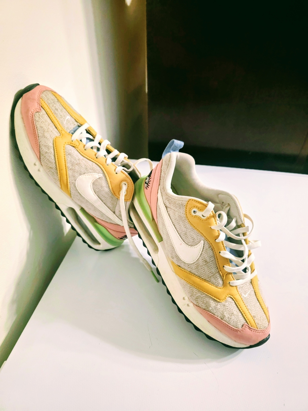 Nike Women's Size 7/5.5Y Multicolor Retro Runner Sneakers - Pink/Yellow/White